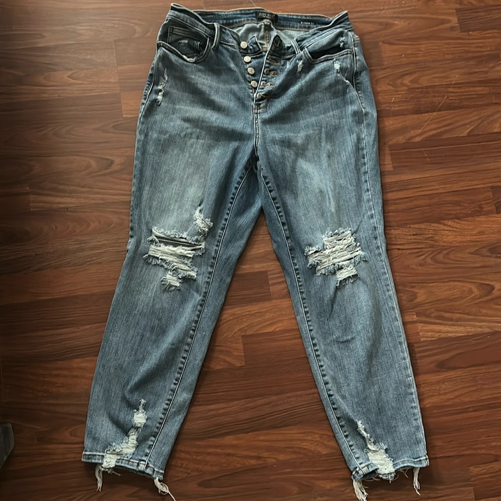 Judy Blue distressed 16w